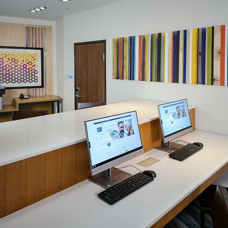 Holiday Inn Express & Suites - Medford By Ihg Eksteriør billede