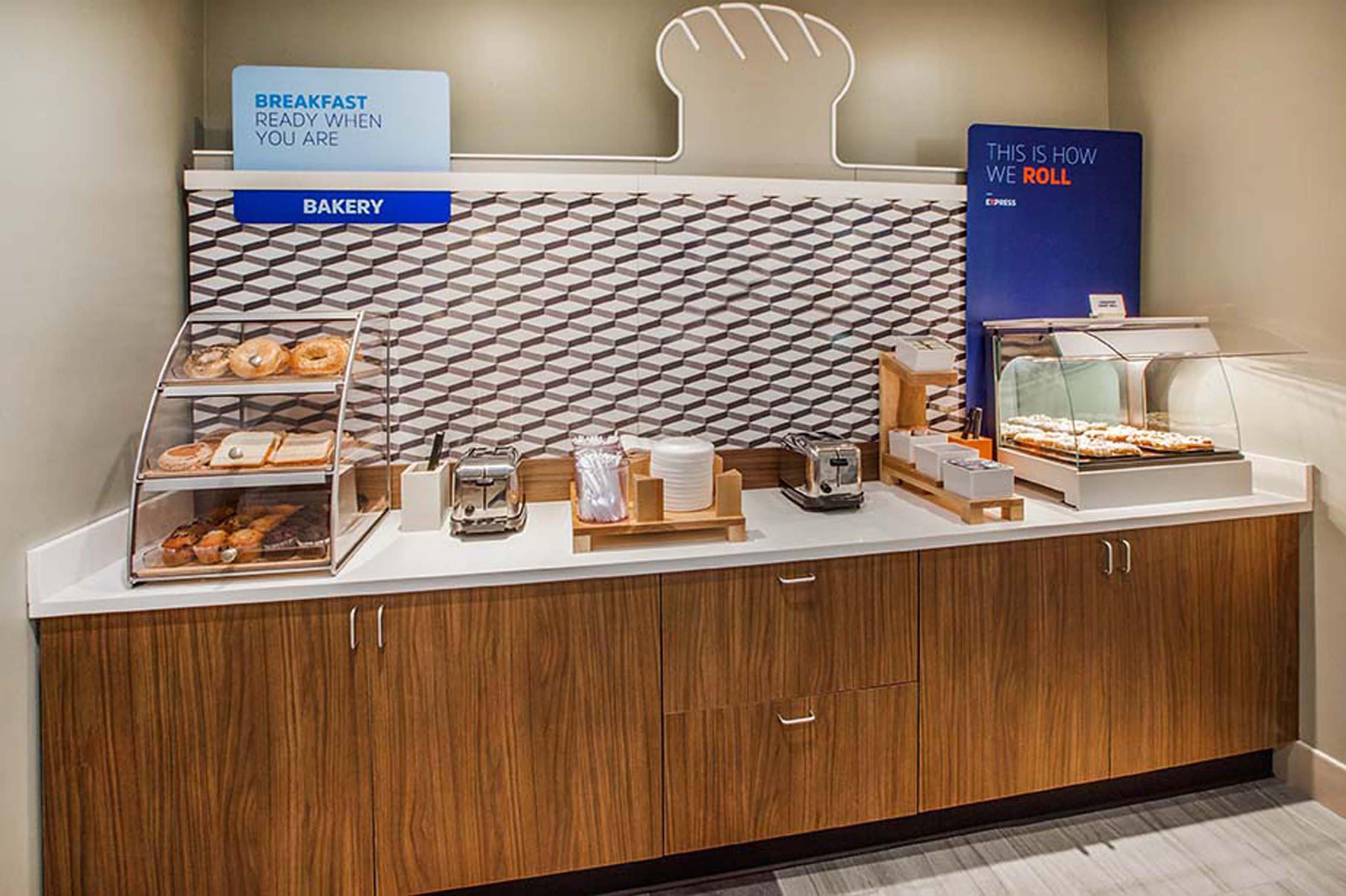 Holiday Inn Express & Suites - Medford By Ihg Eksteriør billede